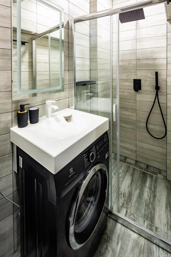 Stylish Apartment In The Center 리비프 외부 사진